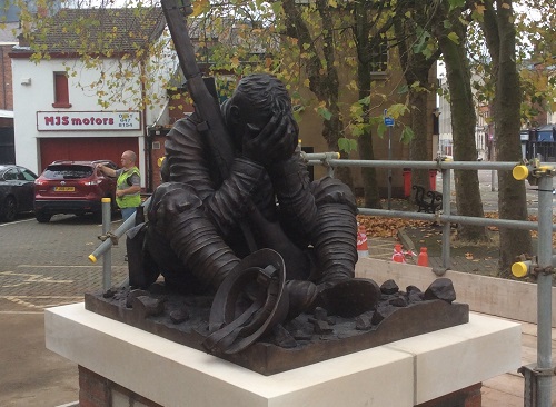 Bronze World War One Statue created by Wirral Met Alumni Art Student Jim Whelan called 'Futility'